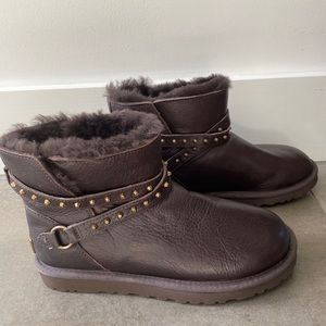 Ugg Classic Short Java Leather With Brass Studded Straps ,Size 7
